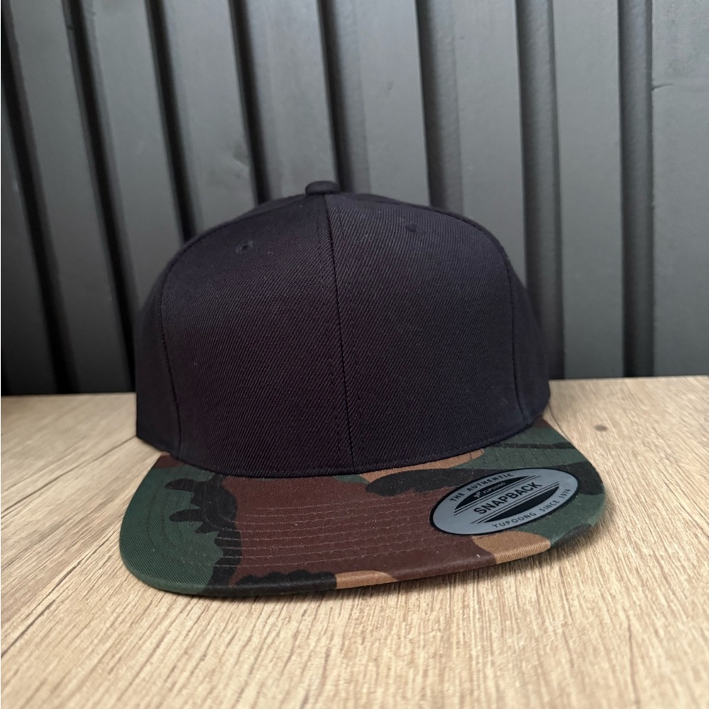 Black and Camouflage Snapback Cap NWOT